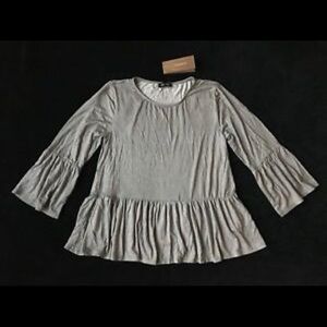 Dee Elly grey ruffle hem top